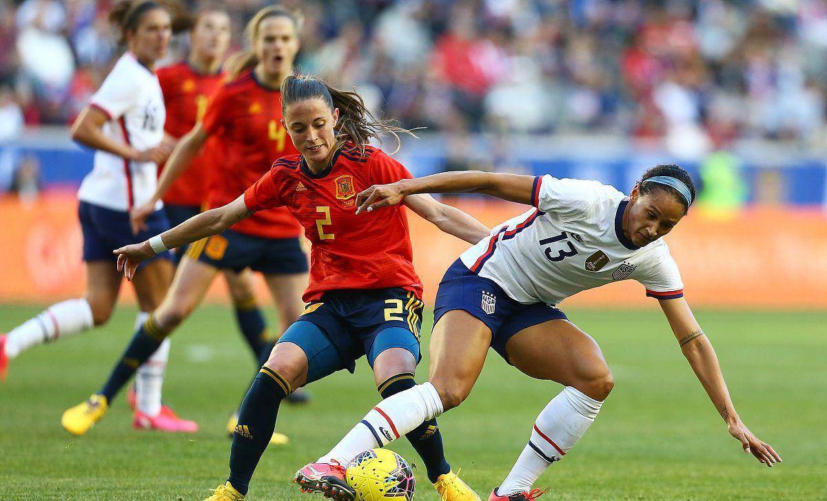 美国女足在比赛中展现实力，轻松晋级