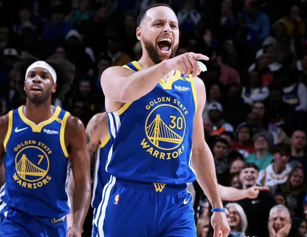 勇士外线投篮高效，逆转比赛获胜(勇士30分逆转)